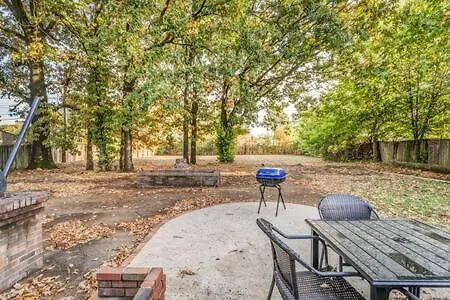 Minutes From The Airport - Wonderful Warrington Βίλα Μέμφις
