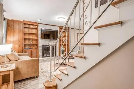 Minutes From The Airport - Wonderful Warrington Βίλα Μέμφις