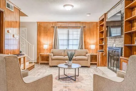Minutes From The Airport - Wonderful Warrington Βίλα Μέμφις