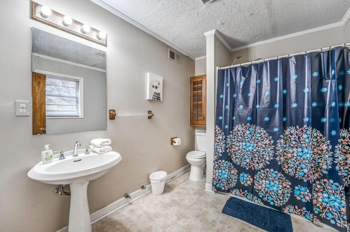 Minutes From The Airport - Wonderful Warrington Βίλα Μέμφις Σπίτι διακοπών