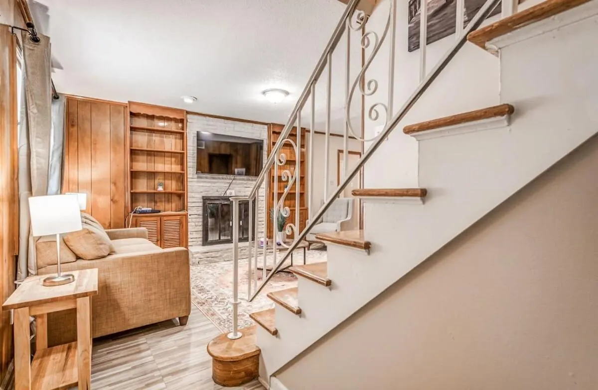 Minutes From The Airport - Wonderful Warrington Βίλα Μέμφις 0*,